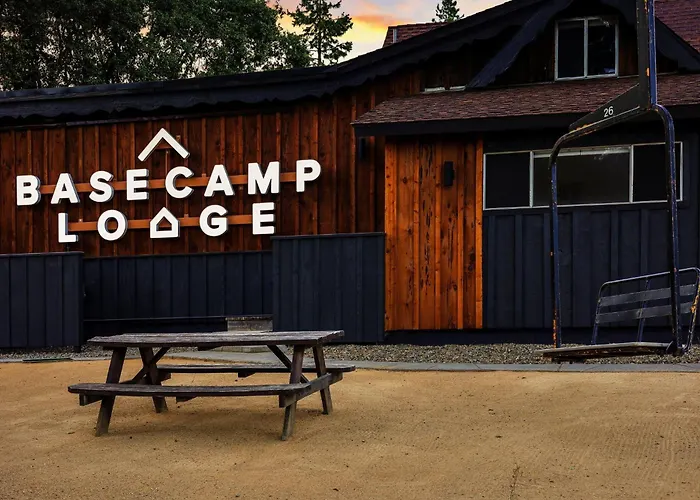 Basecamp Lodge